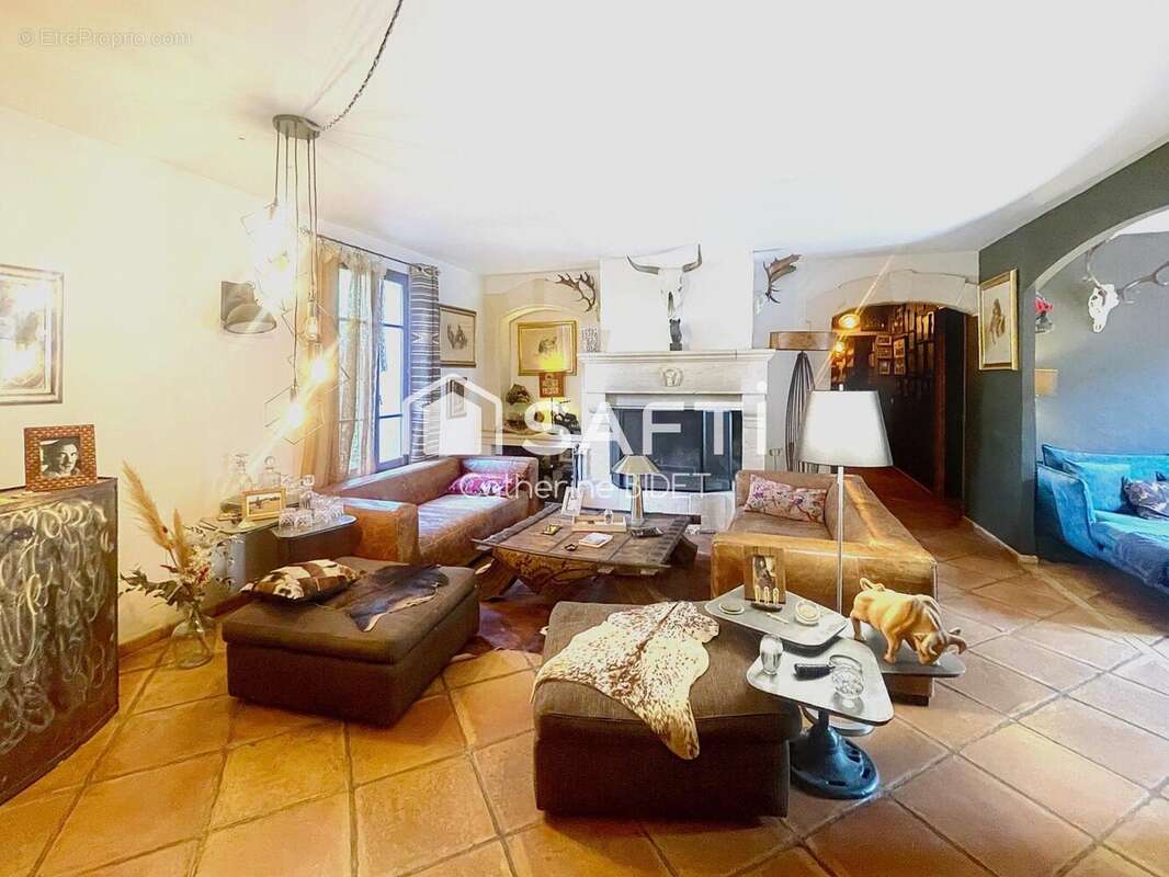 Photo 8 - Maison à VESTRIC-ET-CANDIAC