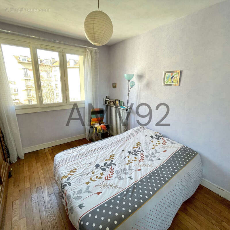 Appartement à LA GARENNE-COLOMBES