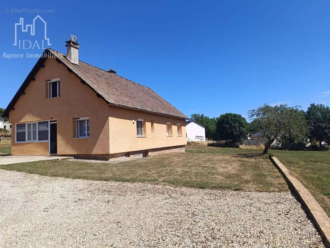 Maison à LACHAMP