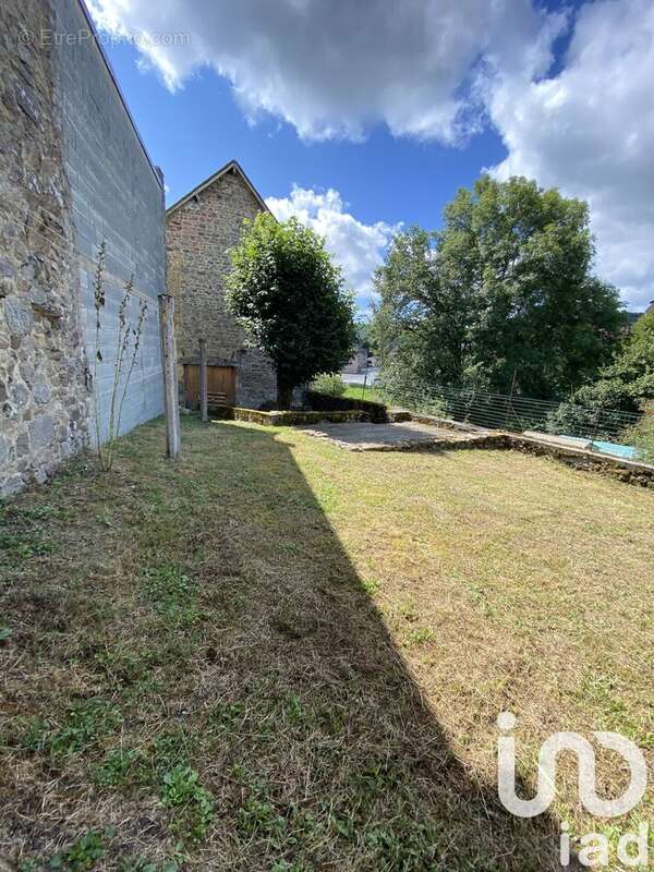 Photo 3 - Maison à SAINT-QUENTIN-LA-CHABANNE