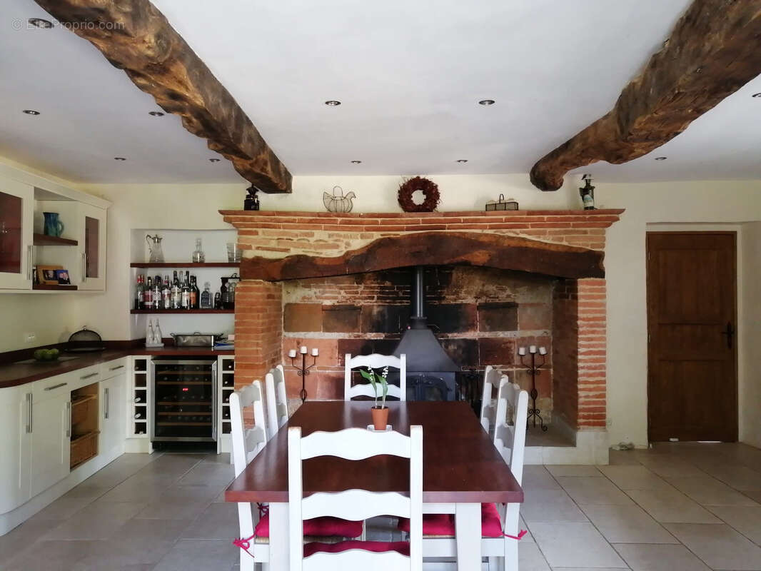 Maison à CAHUZAC-SUR-VERE