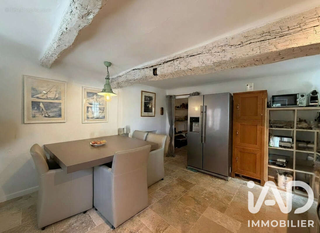 Appartement 55 m² à La Garde-Freinet  - photo 4