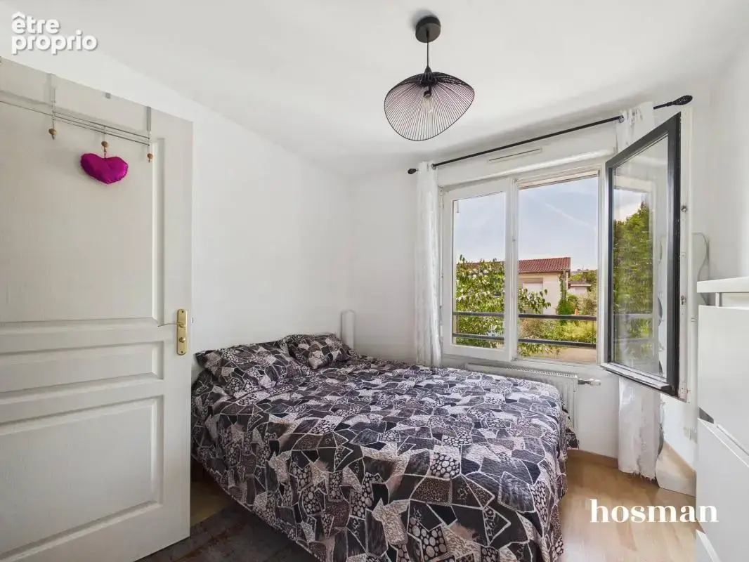 Maison mitoyenne 5 pièces de 101 m² avec jardin et terrasse, place de parking et garage à Bron centre - photo 13