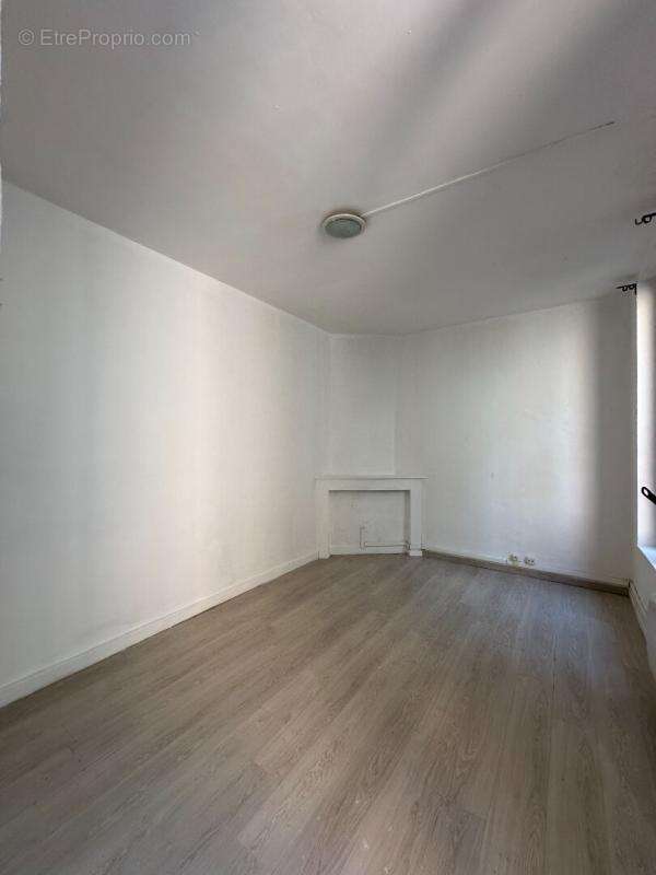 IMMEUBLE DE RAPPORT de 99 m2 et 45m2 de local commercial - Wazemmes - photo 11