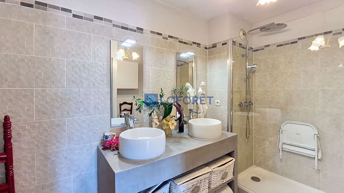 Appartement à MARSEILLE-11E