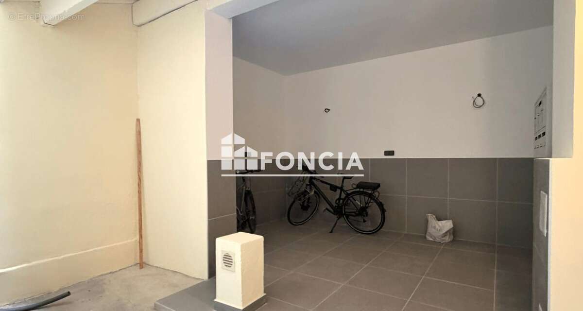 Place de l'odeon - photo 15