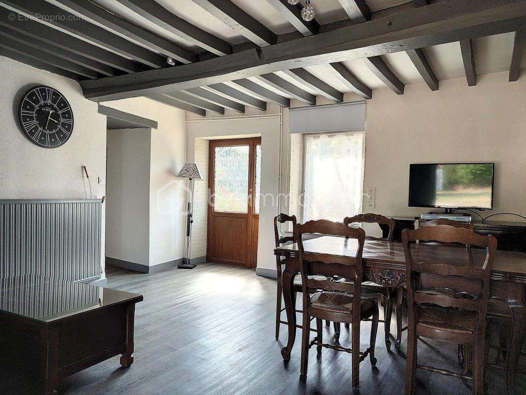 A VENDRE - Maison en pierre de 95 m2 dans un environnement calme - photo 6