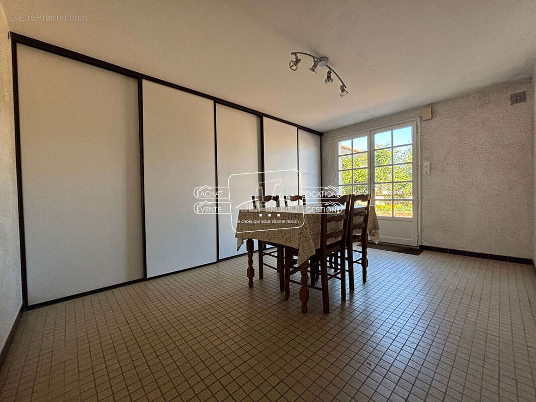 Maison à LA VARENNE