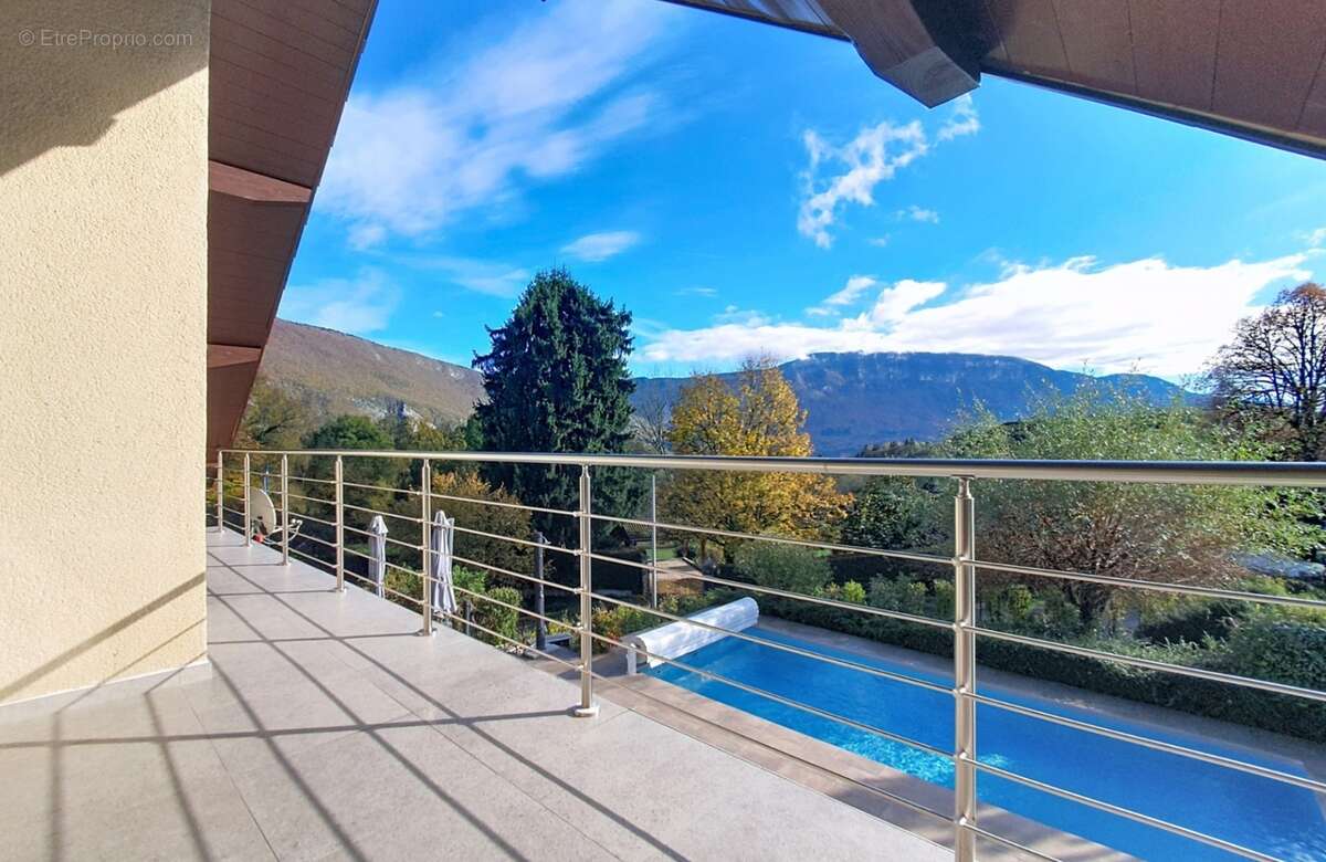 A 10min de CHAMBERY sur NOVALAISE Villa d’architecte 7 pièces de 220 m² plus T2 indépendant 50 m² sur plus de 1700m2– Idéal pour - photo 8