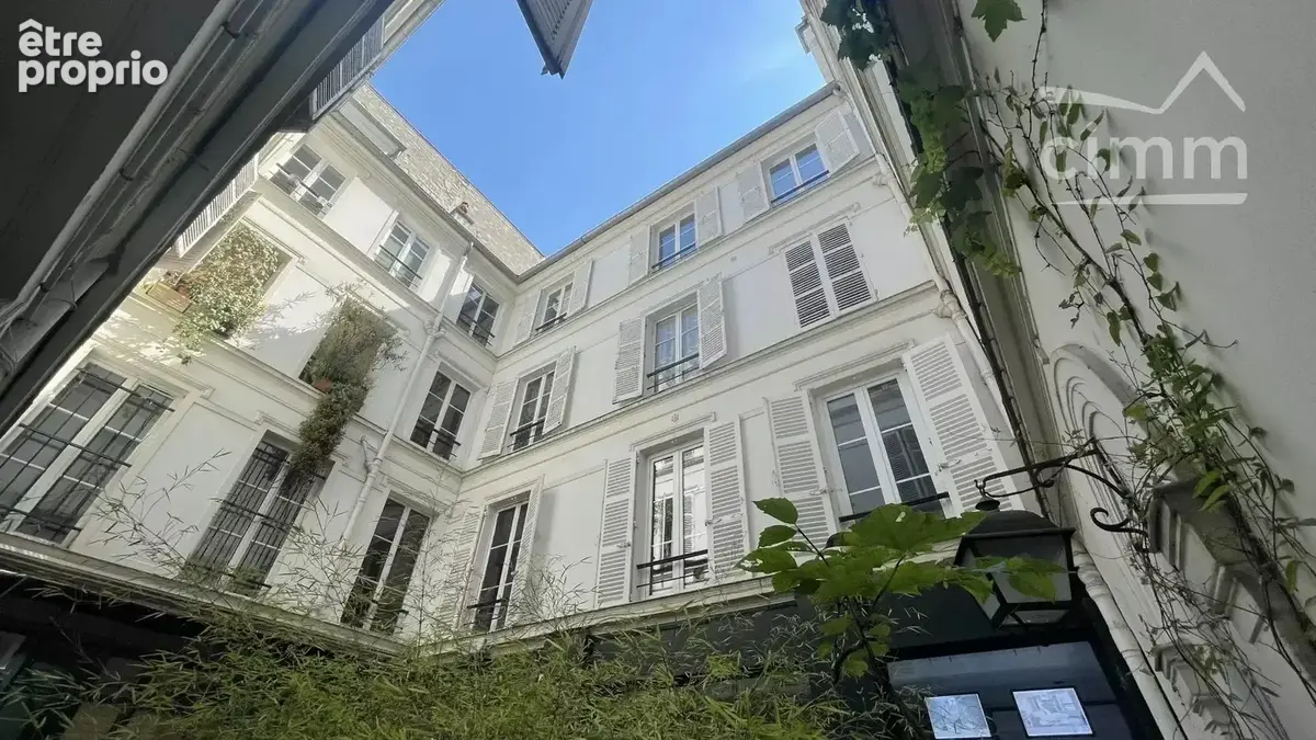 Rare :  Paris 10ème - Plateau entier post-haussmannien de 100 m² traversant à rénover - photo 16