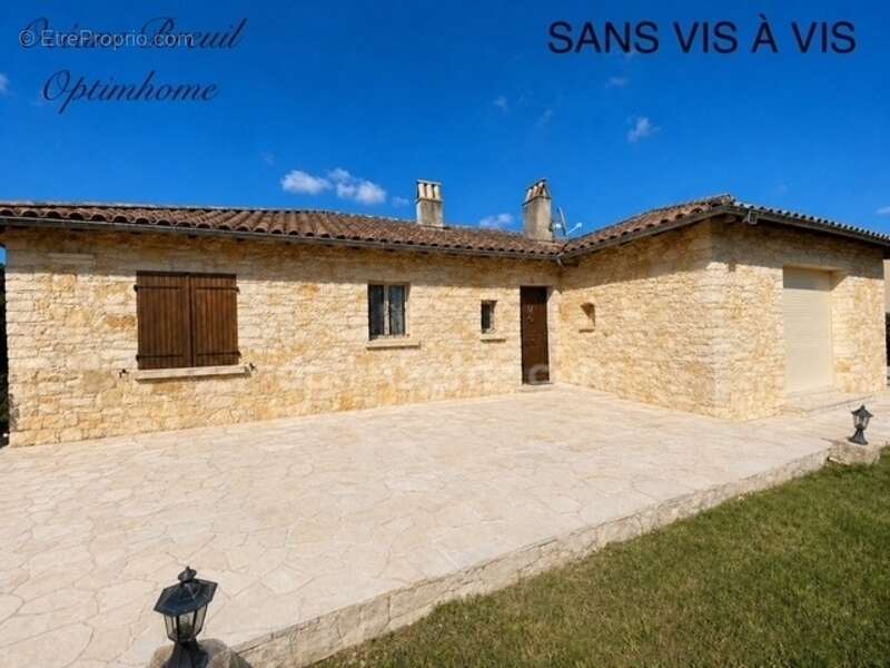 Maison à DOUZAINS