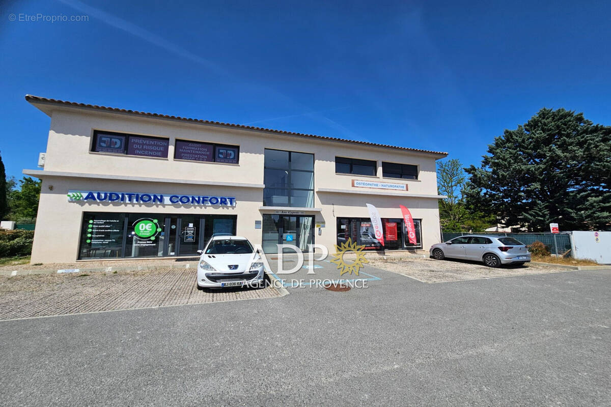 Commerce à CALLIAN