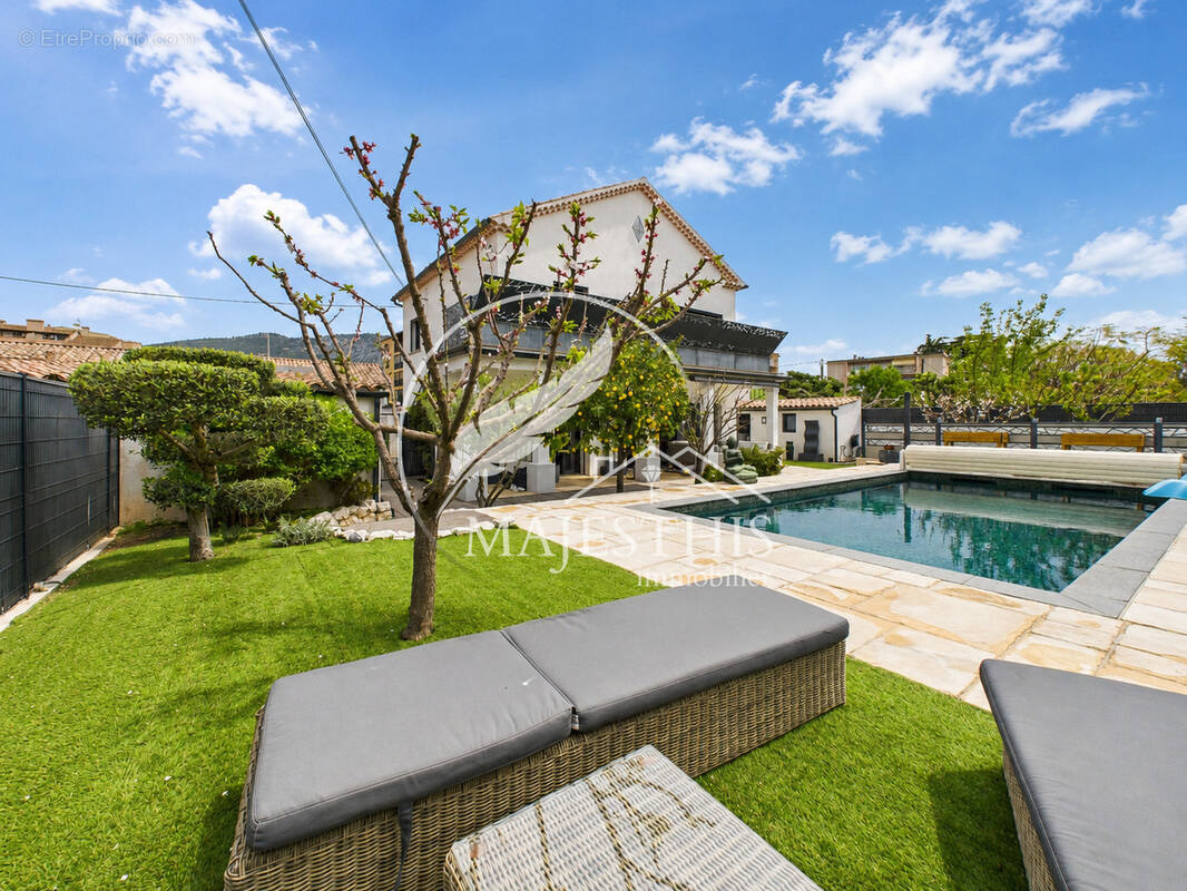 Appartement à LA VALETTE-DU-VAR