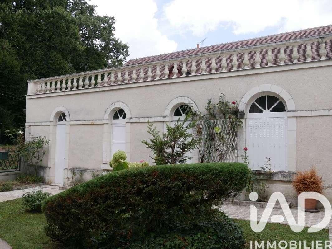 Photo 3 - Maison à AZAY-LE-FERRON