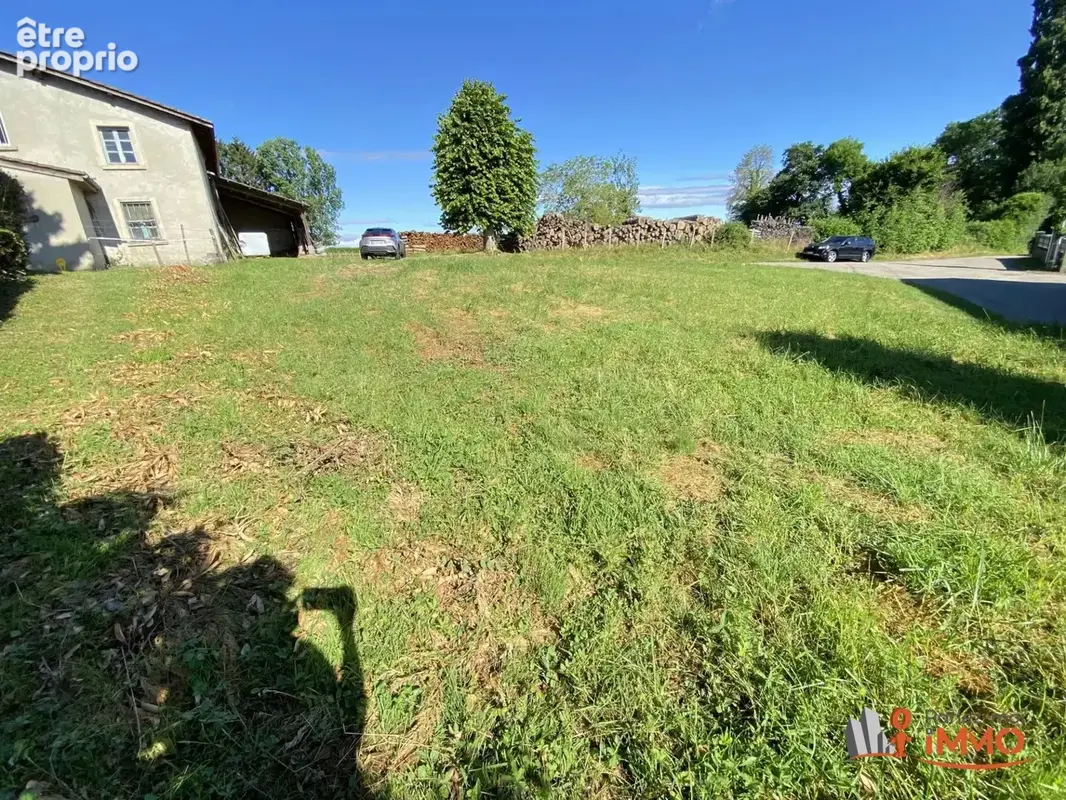 Opportunité Rare : Terrain à Bâtir au Coeur de MAUBEC - photo 2
