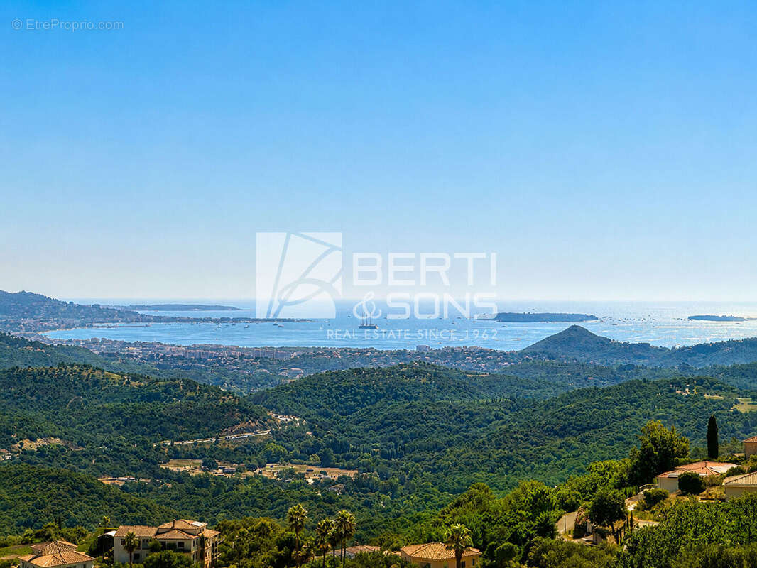 DOMAINE SECURISÉ - Villa 5 pièces de 211 m² avec vue mer panoramique - photo 9