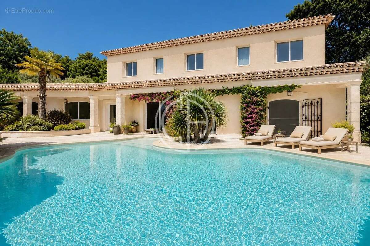 Maison à MOUGINS