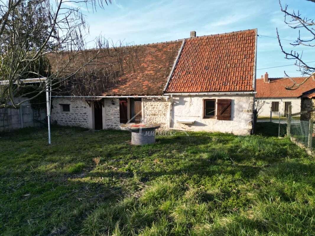 Maison à CHIRAT-L&#039;EGLISE