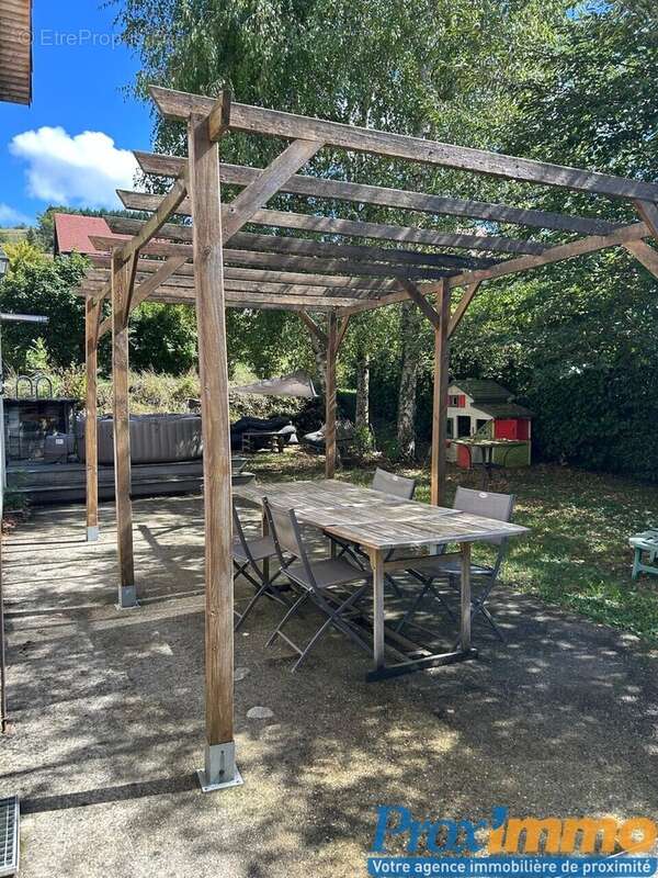 Maison à SAINT-GEOIRE-EN-VALDAINE