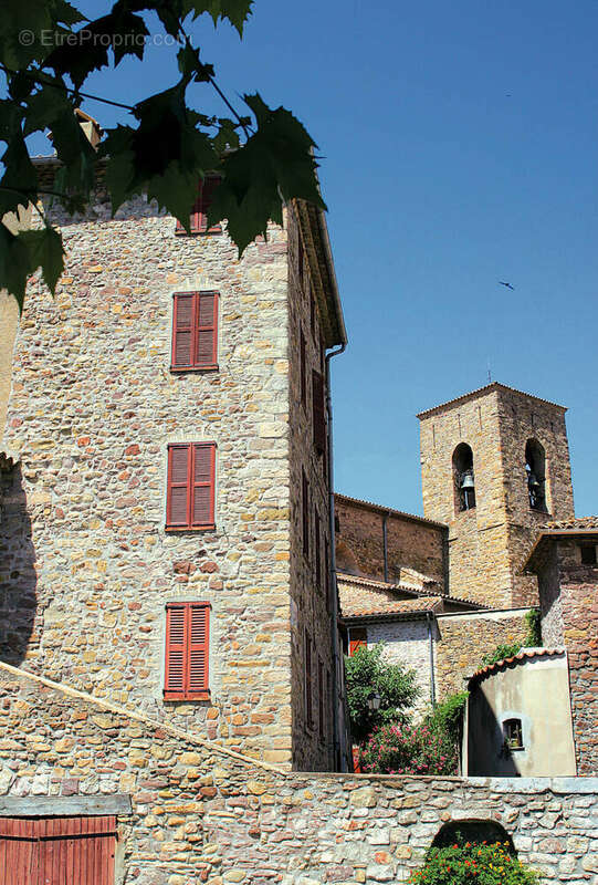 Autre à ROQUEBRUNE-SUR-ARGENS