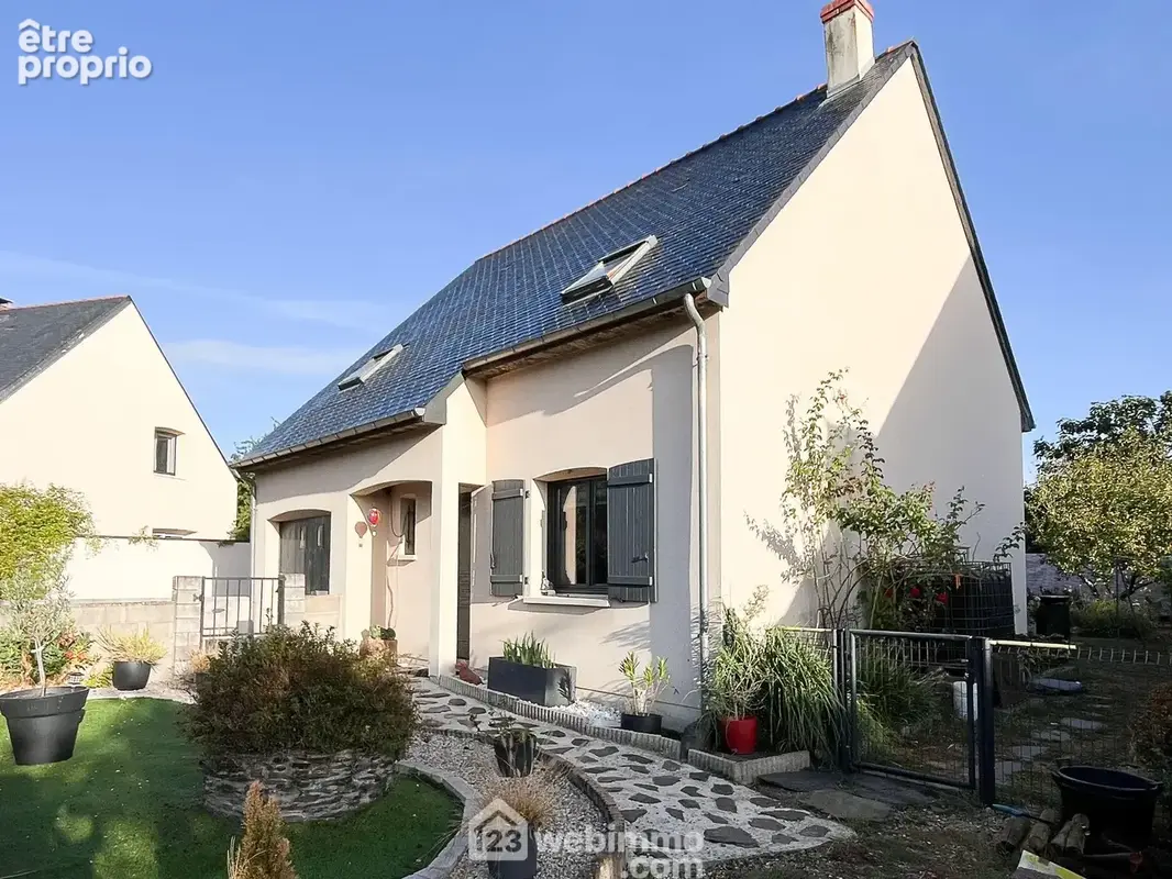 Découvrez cette maison à Trélazé construite en 2002.