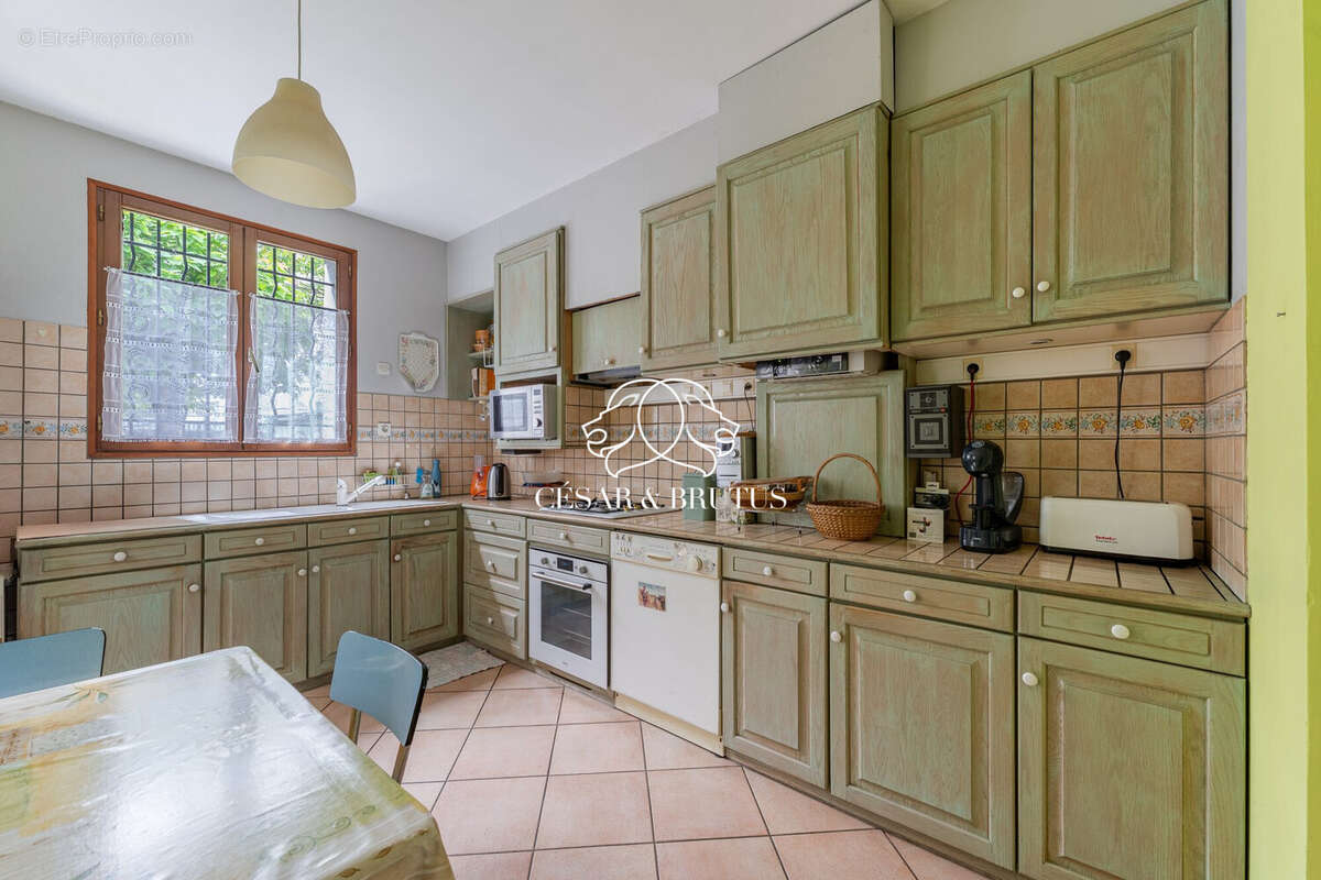Maison 140 m² à Villeurbanne  - photo 5