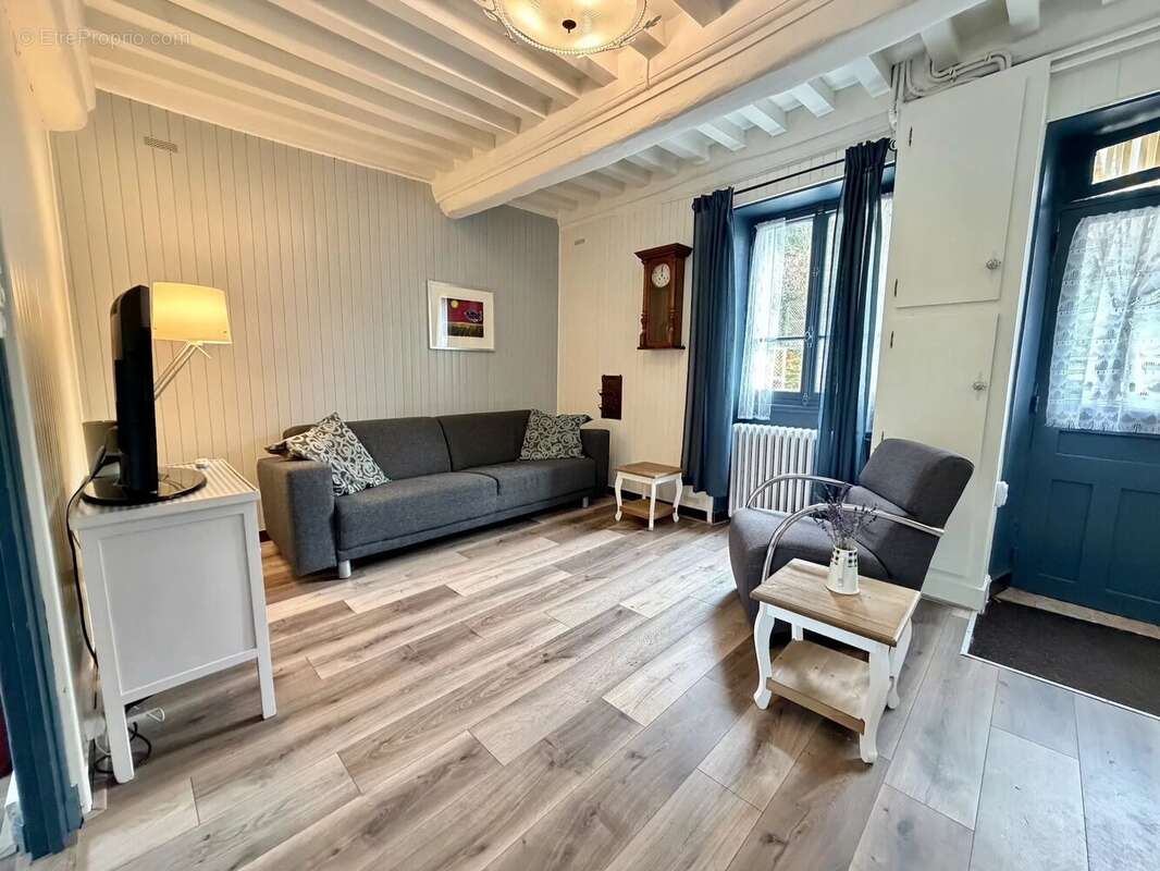 Maison à LUCENAY-L'EVEQUE