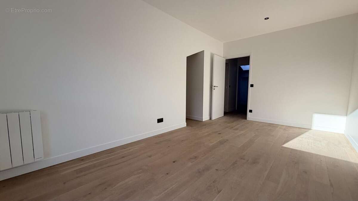 Photo 5 - Appartement à LA TOUR-DE-SALVAGNY