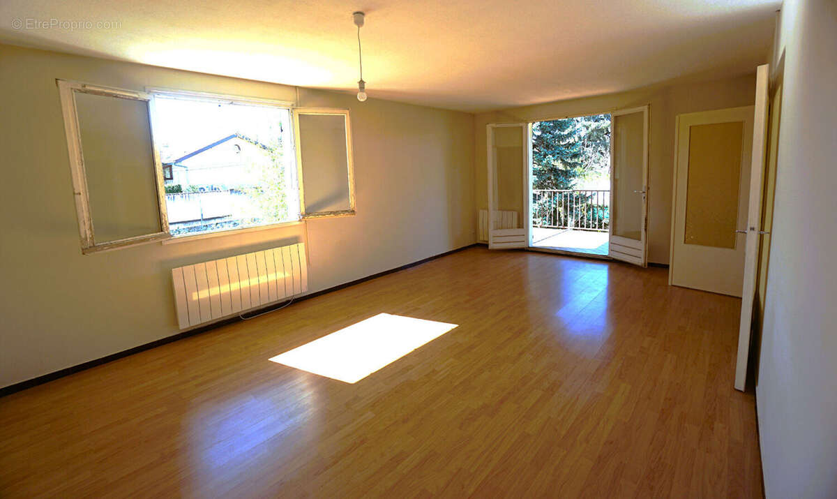 Maison à SAINT-GENIS-LAVAL