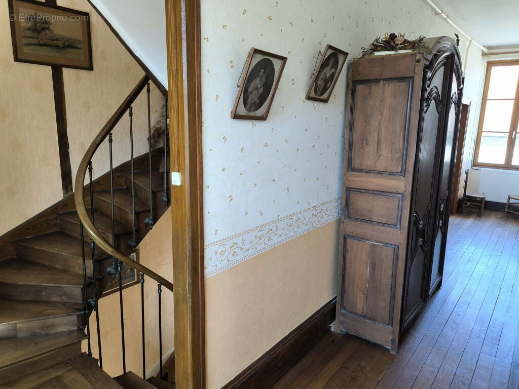 Maison à CHATILLON-EN-BAZOIS