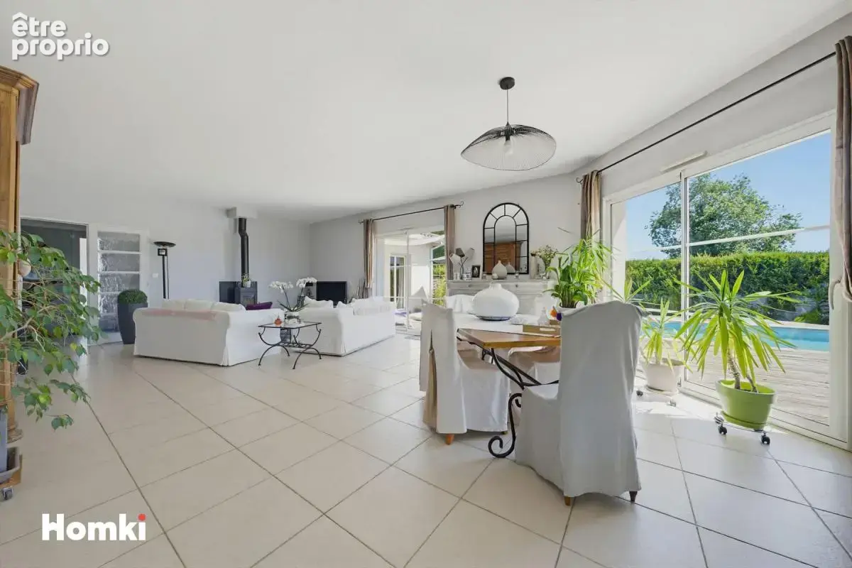 Maison/Villa T6 de 169 m² à Sainte-Eulalie 33560 - photo 3
