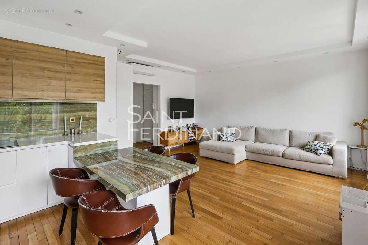 Appartement à NEUILLY-SUR-SEINE