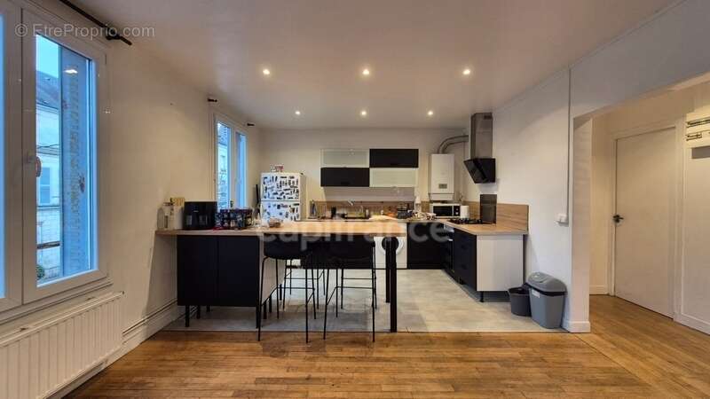 Appartement à vendre - 3 pièces avec Terrasse, Stationnement et Local de rangement à ETAMPES (91) - photo 3
