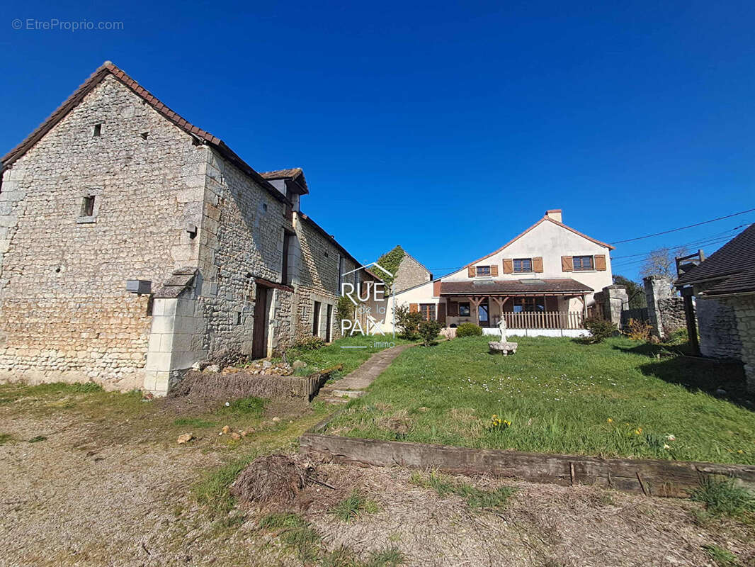 Maison à DANGE-SAINT-ROMAIN