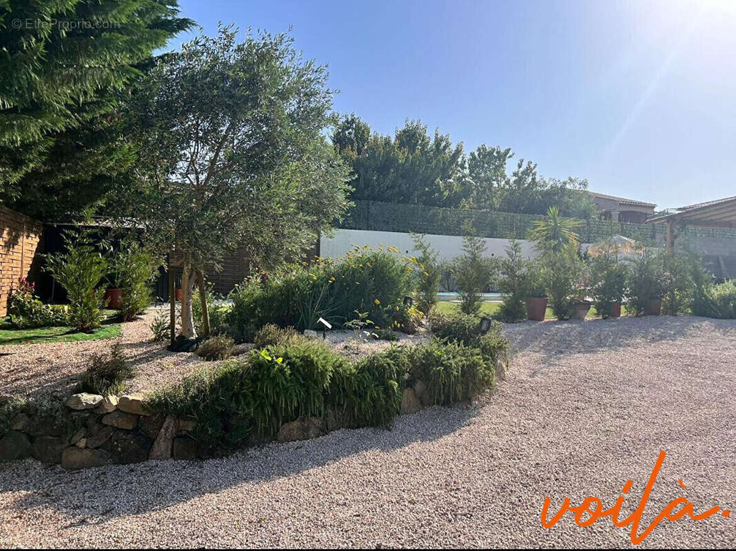 Réf : ZENITUDE - CARCASSONNE - Villa plain-pied 3ch. - Jardin - Piscine - Garage - photo 13