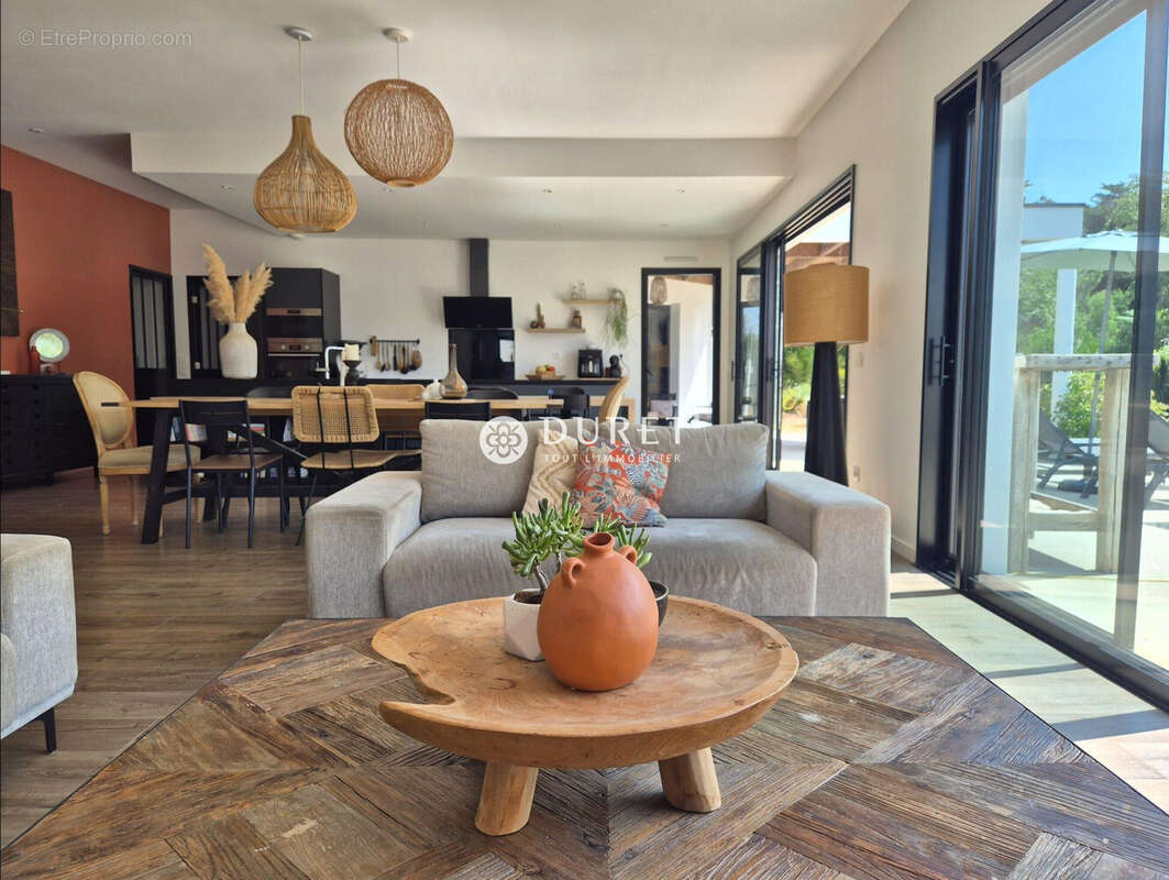 Maison 195 m² à Saint-Jean-De-Monts  - photo 4