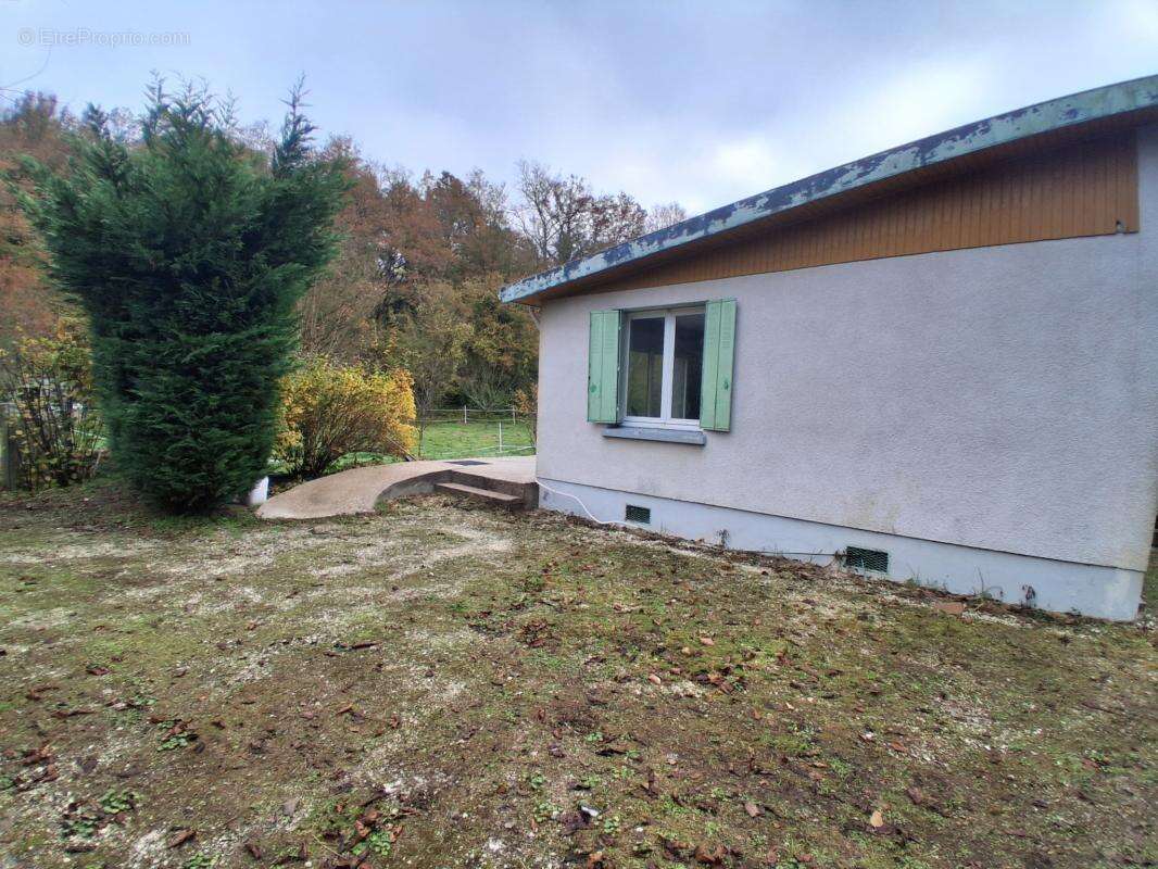 Maison à MONTBOUY