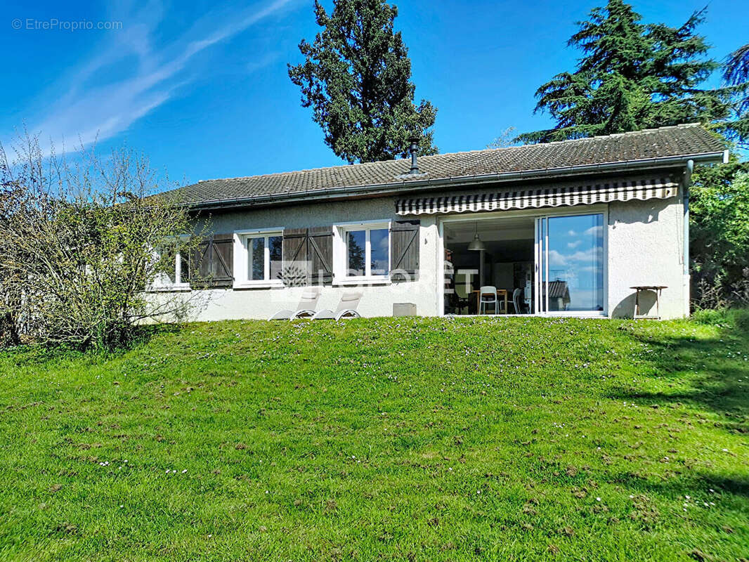 Maison à GENAY