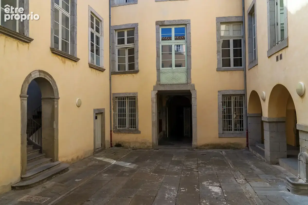 CARCASSONNE - BASTIDE ST-LOUIS Appartement T3 97m² dans un immeuble de caractère avec cour et  jardin intérieur communs - photo 4