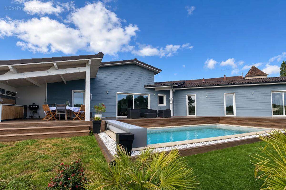 Maison à COULOUNIEIX-CHAMIERS