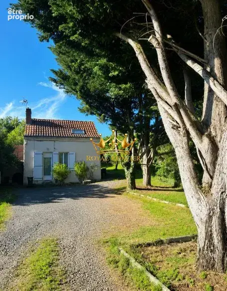 Maison entièrement restaurée de 75 m2 hab avec sa terrasse sans vis à vis  - Maison à CHATELLERAULT