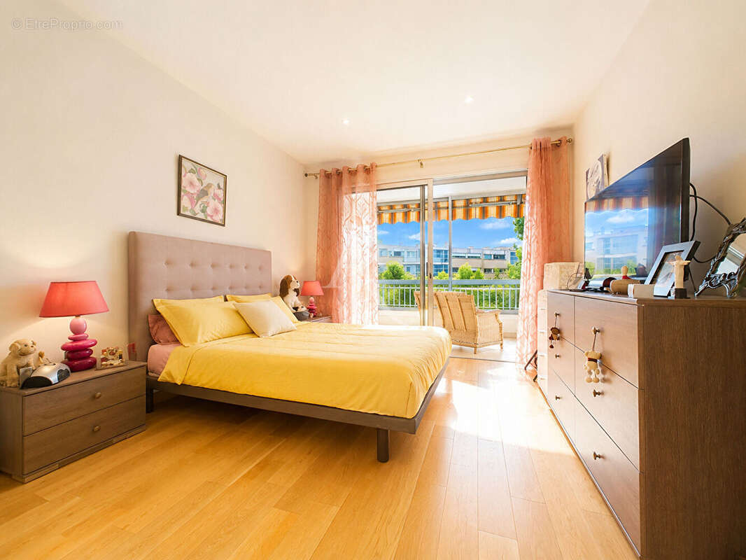 Appartement à MANDELIEU-LA-NAPOULE