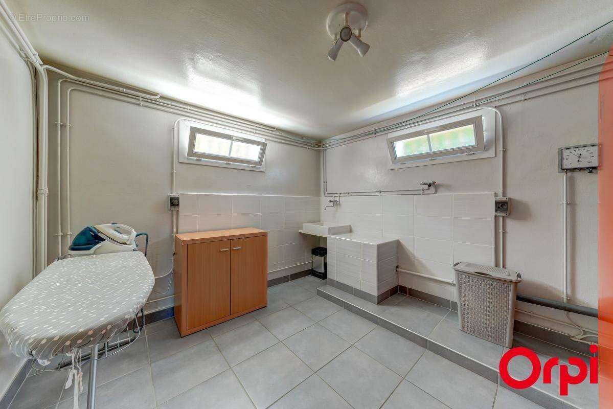 Maison familiale de 158 m² avec une belle vue dégagée - photo 18