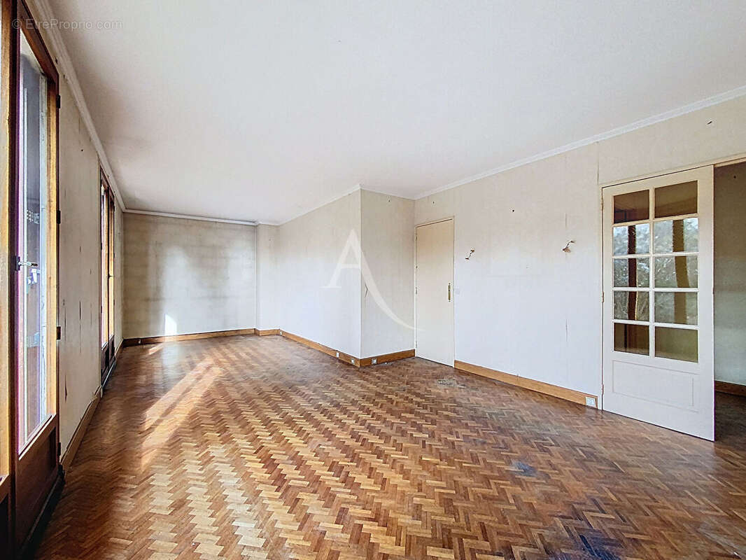 Appartement à MAREIL-MARLY