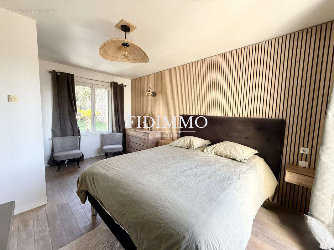 Maison à CHENNEVIERES-SUR-MARNE