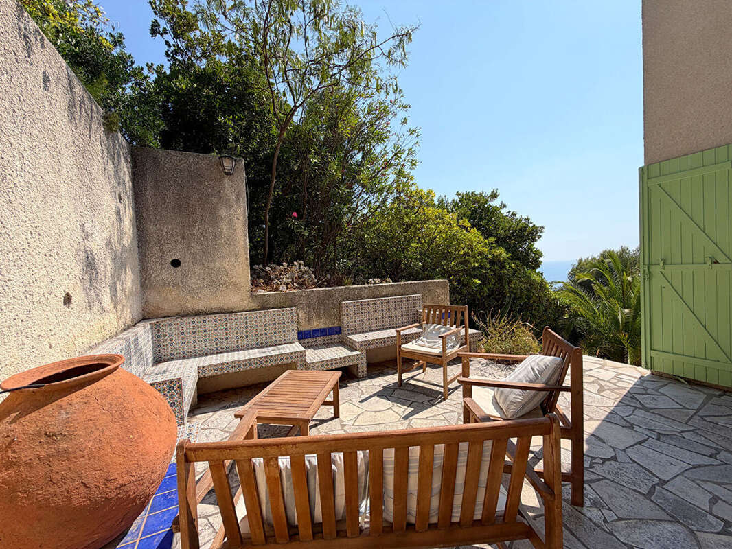 Maison Carqueiranne 6 pièce(s) 155.47 m2 - CARQUEIRANNE Vue Mer Panoramique - photo 5