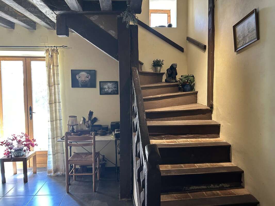 Grande maison individuelle de caractère avec vaste grange - photo 6