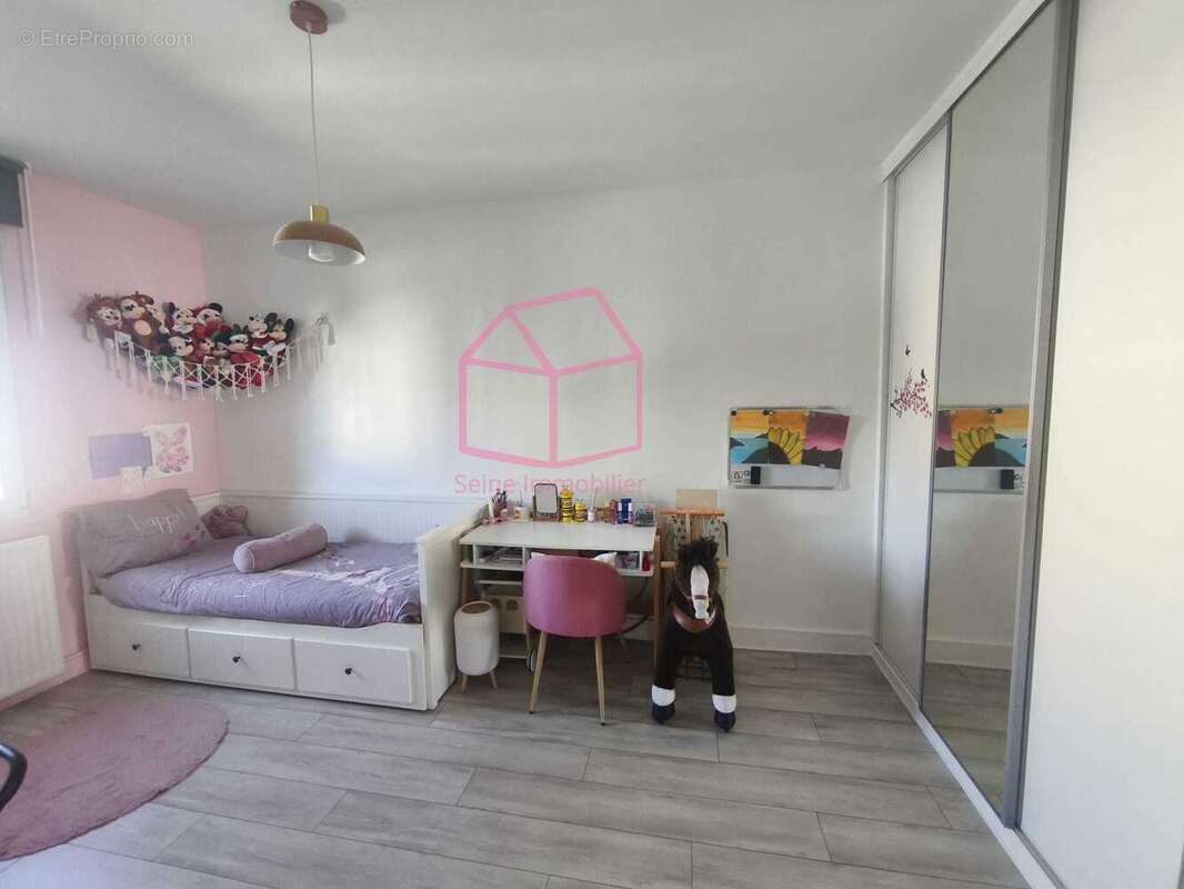 Maison à CHOISY-LE-ROI