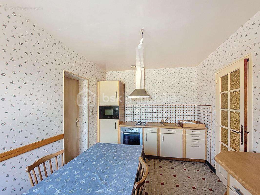 Maison à MONTFARVILLE