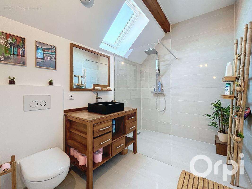 Appartement à ARTHAZ-PONT-NOTRE-DAME